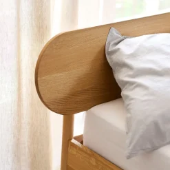 Soveværelse-Diana Mot & Isabella Bergstrøm G30 - Sengeramme - Eg