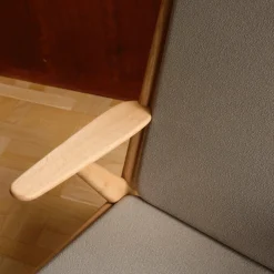 Lænestole-Poul M. Volther J53 - Lænestol - Eg - Taupe