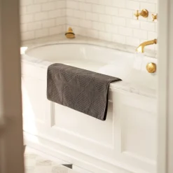 Håndklæder-Gitte Lægård R33 Kirkeby - Badehåndklæde - Granite Gray - 2 stk