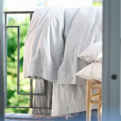 Soveværelse|Sengetøj-Kasper Salto R34 Tulipan - Sengesæt - Lysegrå - 140 x 200