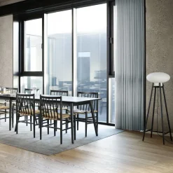 Gulvlamper-Philip Bro & Dögg Gudmundsdottir U5 Hiti - Gulvlampe - Eg - Sort - Opalt glas